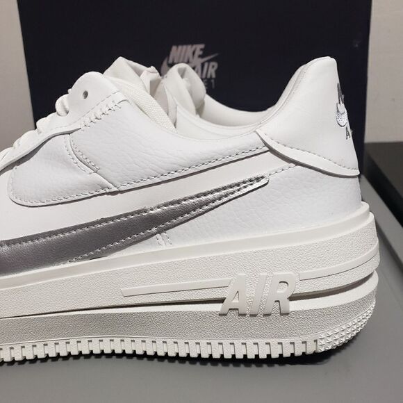 Nike Women's Sz 10 Air Force 1 PLT .AF. ORM Summit White Silver DJ9946-101 NEW - Picture 8 of 13